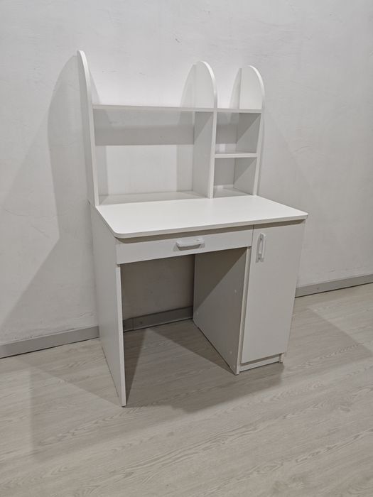 СТОЛЫ! Письменные.