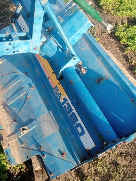 Tractor italian de 30cai cu plug