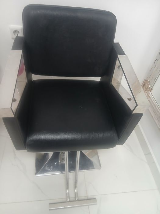 Креслр парикмахерское