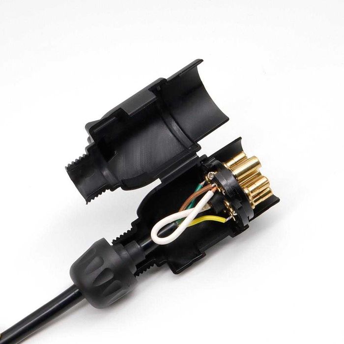 Преходник-букса за ремарке от  EU към USA стандарт   А152