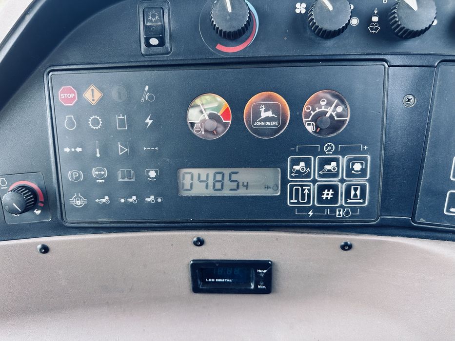 John Deere 8200, 200 cp
