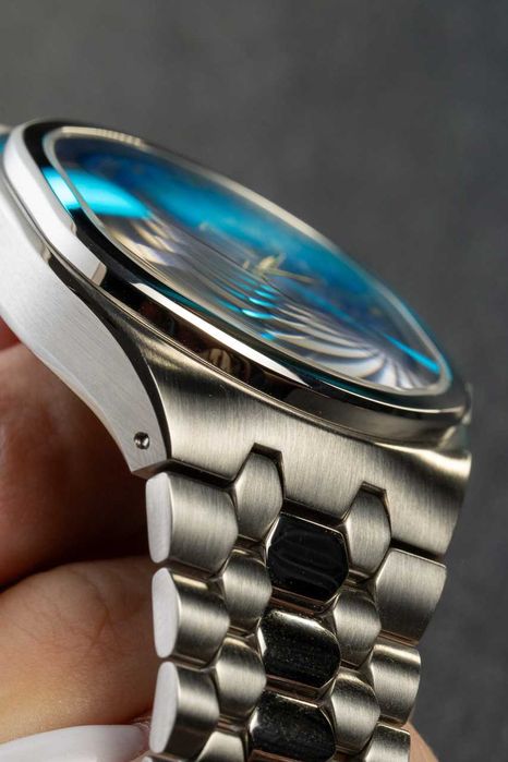 Naga Time Co. 39 Silver White