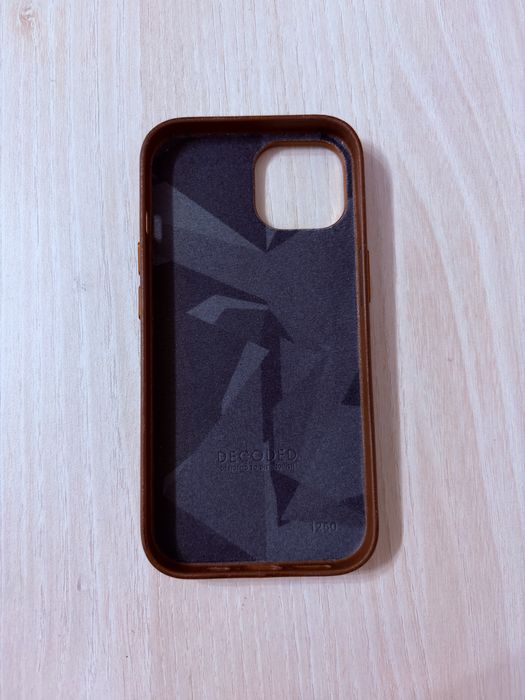 Husa iPhone 15 Decoded  Leather Case maro