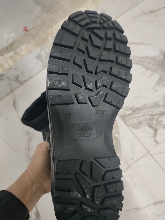 Ботинки с высоким бертсом