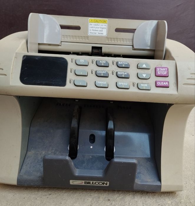 Pul sanaydigan moshinka