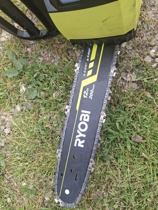 Drujbă Ryobi pe baterie