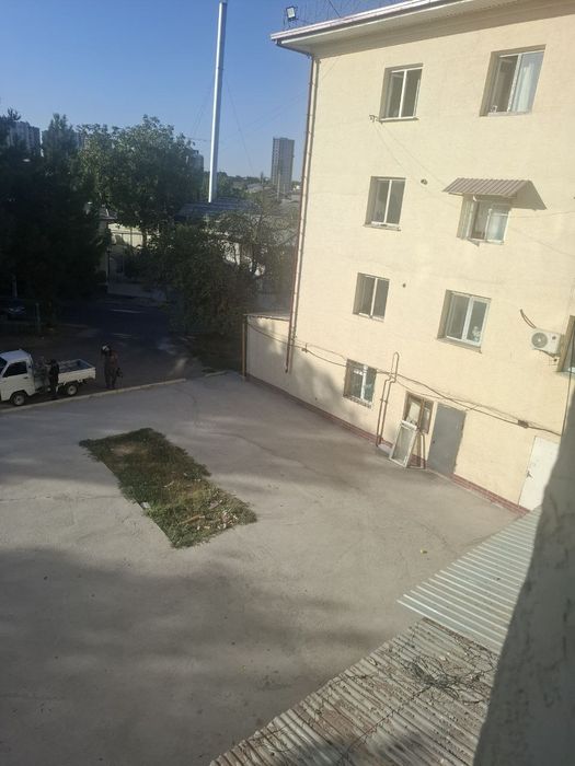 Юнус обод райони 1 хона  этаж 3 4 этажка уй сотилади срочно узимники