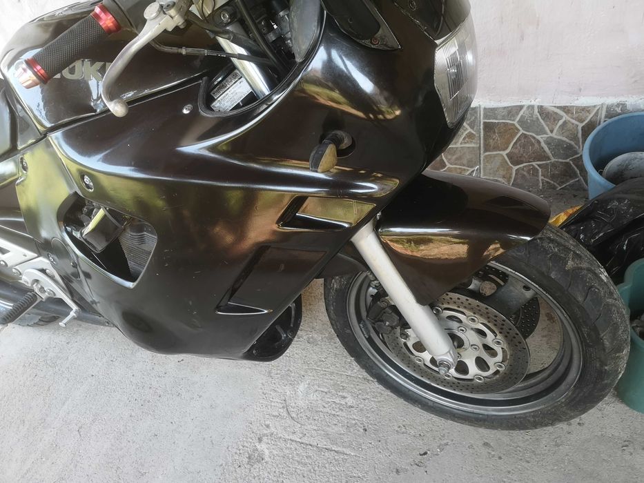 Motocicleta Suzuki GSX750F