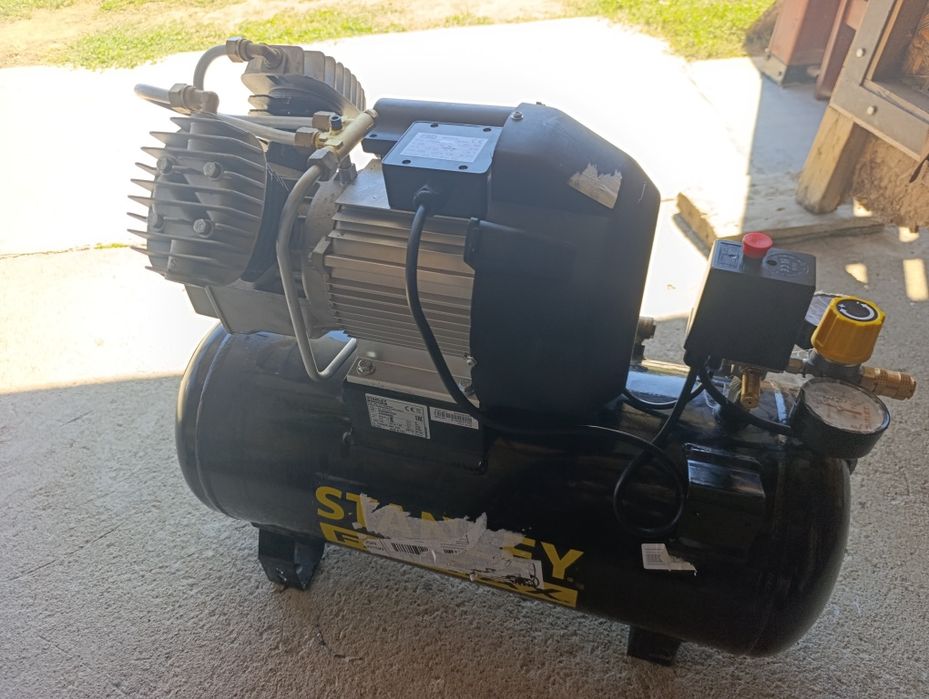 Compresor aer nou 50 l Stanley scoate 10 bari