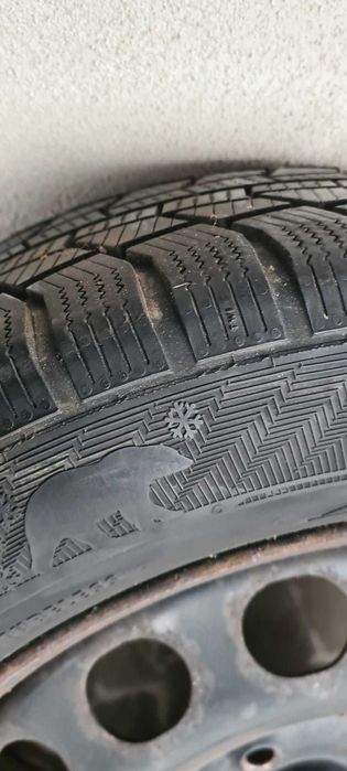 Vând roți + capace de roți pe 16.