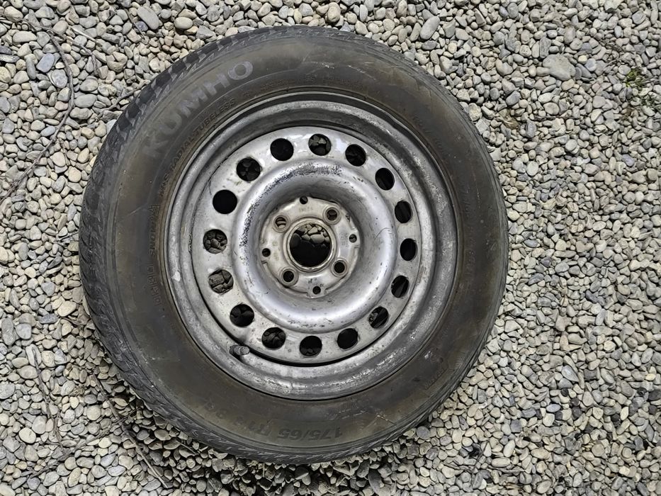 Диски с резиной .