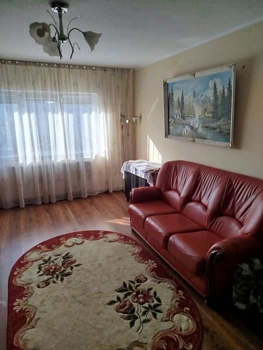 Vând apartament cu doua camere decomandat etaj 4
