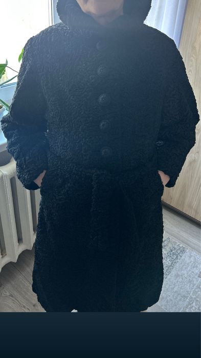 ОЧЕНЬ СРОЧНО ПРОДАМ Каракулевую шубу