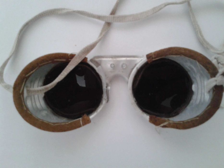 Ochelari Rari de protectie pentru Sudori- Turnatori Metalurgici an 1967