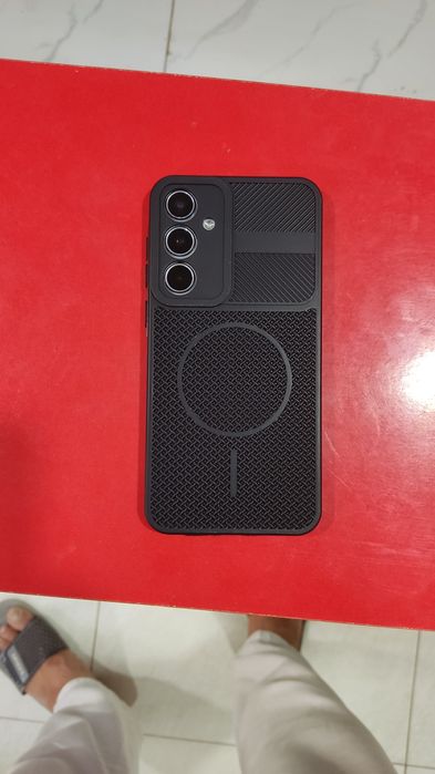 Samsung A 55 holati yangi karobkasi bor xotirasi 8 256 srocniga sotama