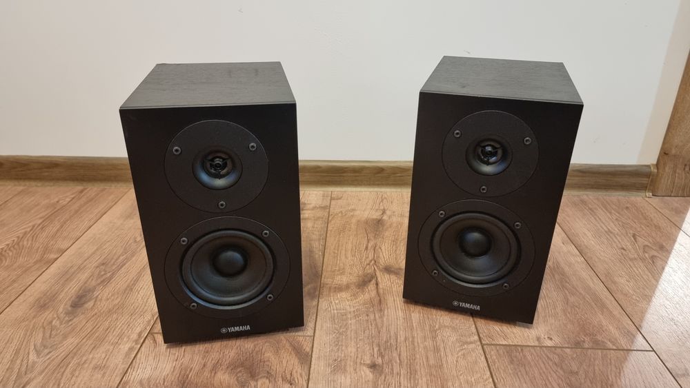 Тонколони  Yamaha ns-bp150 и усилвател yamaha a-u670