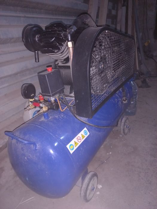 компрессор сотилади