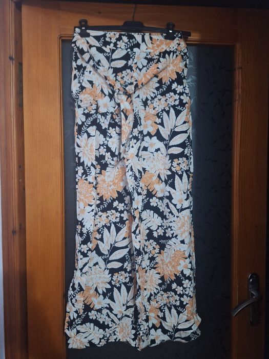 Pantaloni de vară lejeri si comozi!