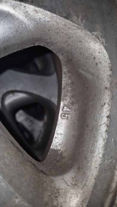 Продам оригинал диск на тойота 20