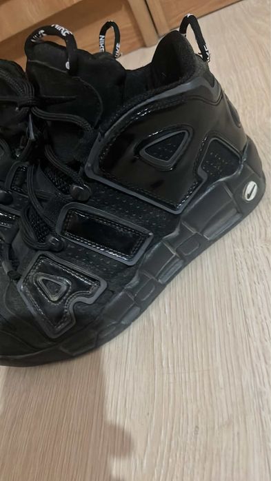 nike uptempo marime 40