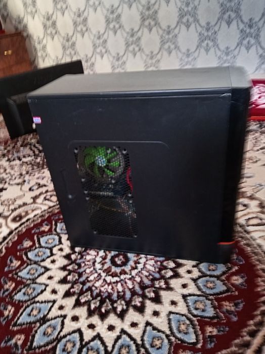 офисный компютер