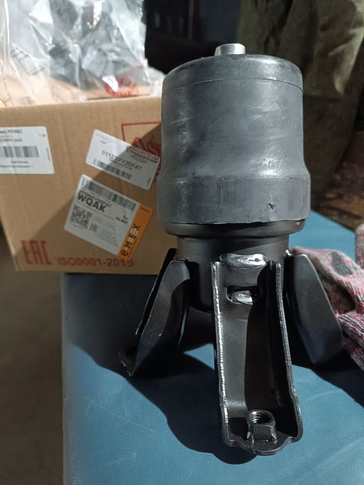 Опора двигателя Тойота