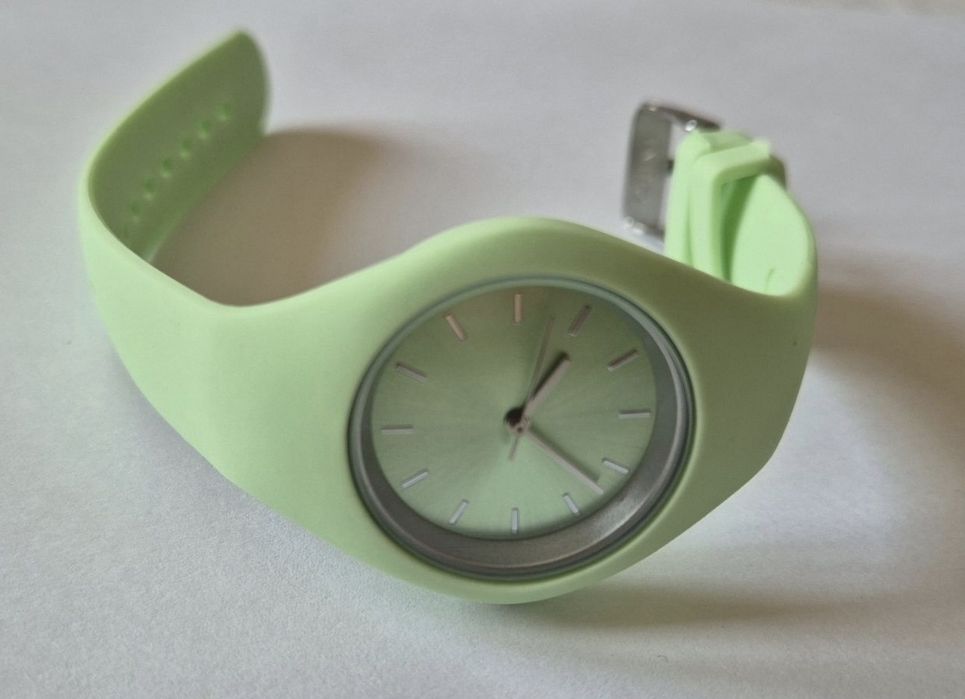 Ceas Megan silicon Avon