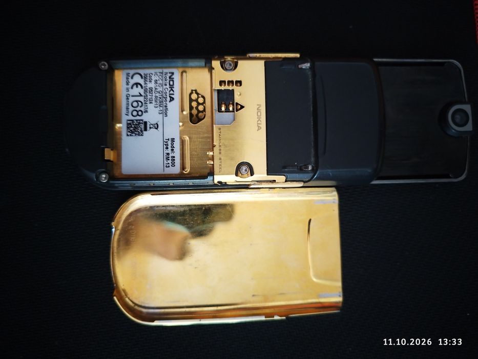 De vanzare. Nokia 8800