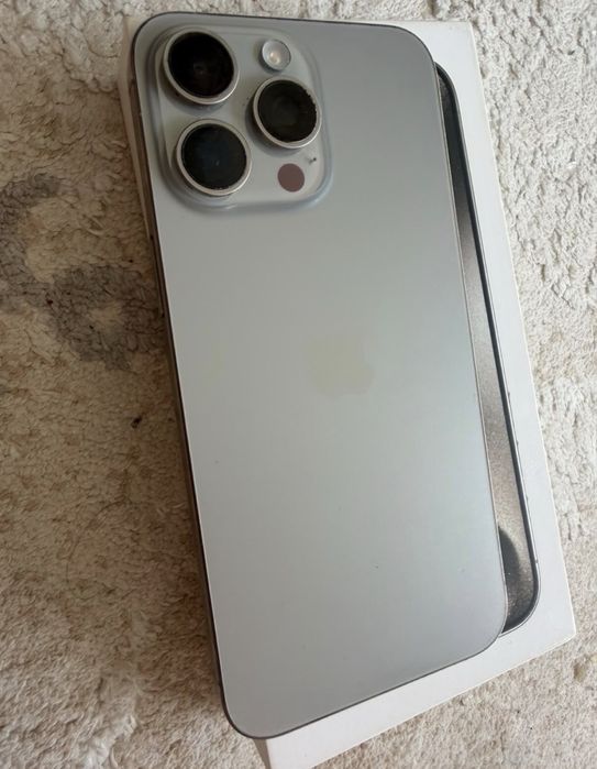 Iphone 15 PRO MAX，1