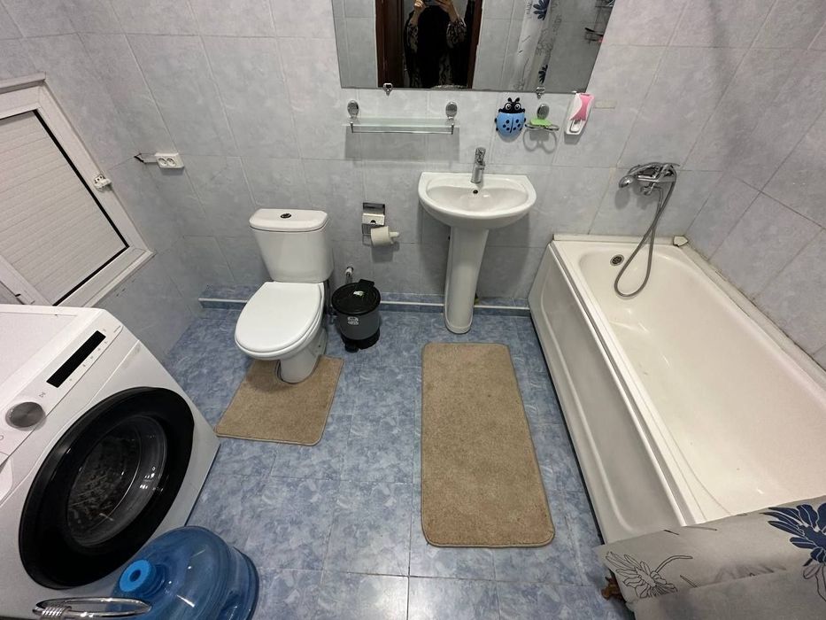 Срочно сдается 1/2 комнатная  Новза