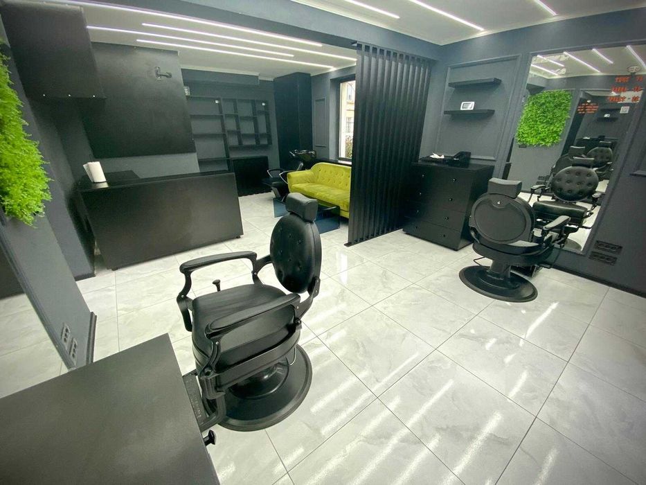 Se inchiriaza salon cu 5 posturi