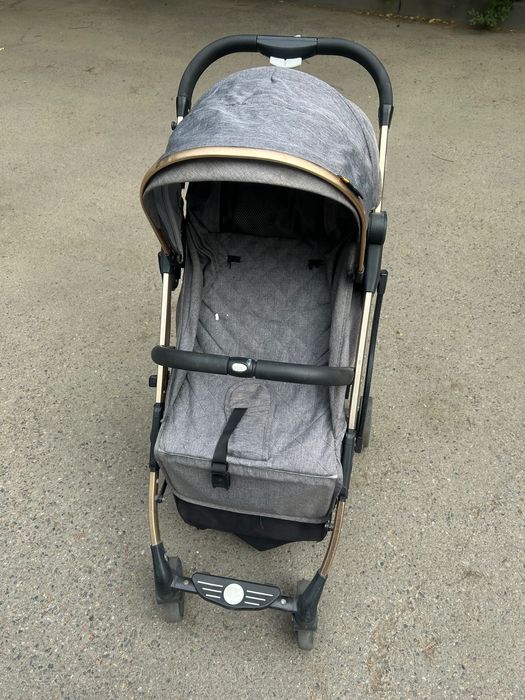 Коляска детская серая