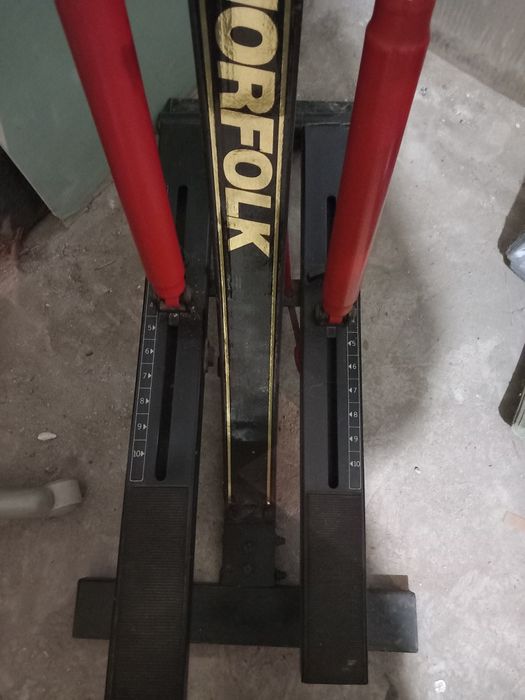 Степер Norfolk с дисплей - стягане на мускулите, кардио, понижаване х