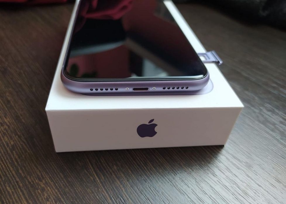 Apple IPhone 11 идеал !