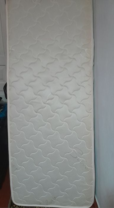 Матрас  беспружинный