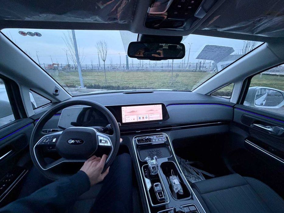 JAC RF8 FLAGSHIP кроссовер