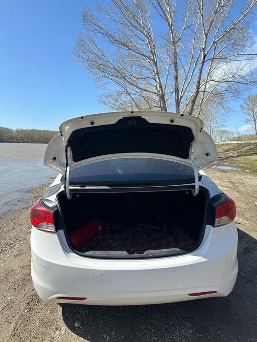 Продам Hyundai Elantra 2013
