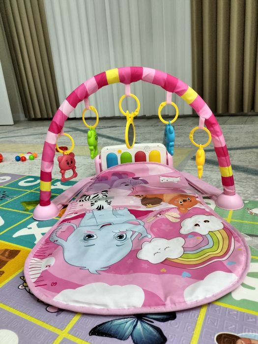 Игрушки и комбинезон