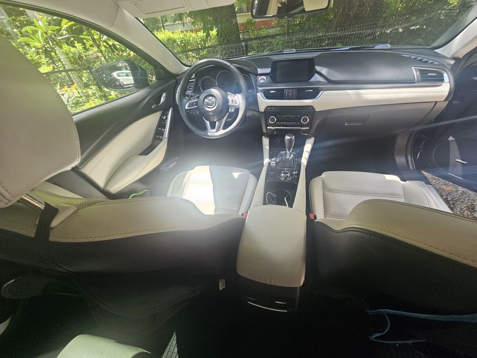Mazda 6 Revolution Top 2.5 192 CP Automată | Bose | HUD | Trapa | CarPlay | Piele Crem | 80.000 km | Fără Accidente