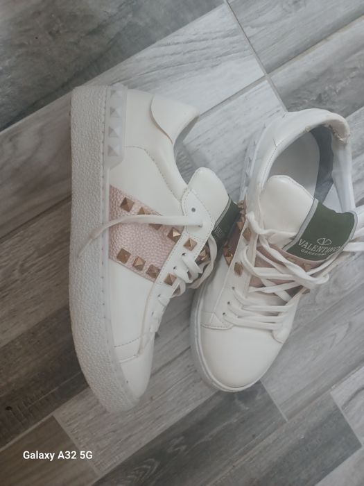 Adidași Valentino