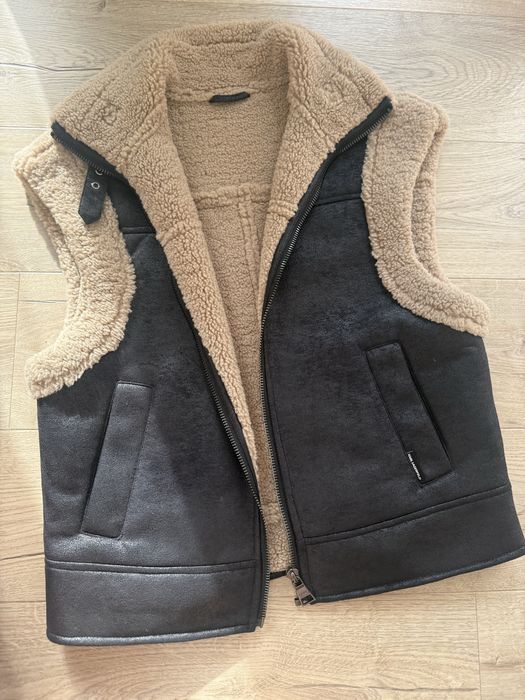 Продавам елек Karl Lagerfeld размер S