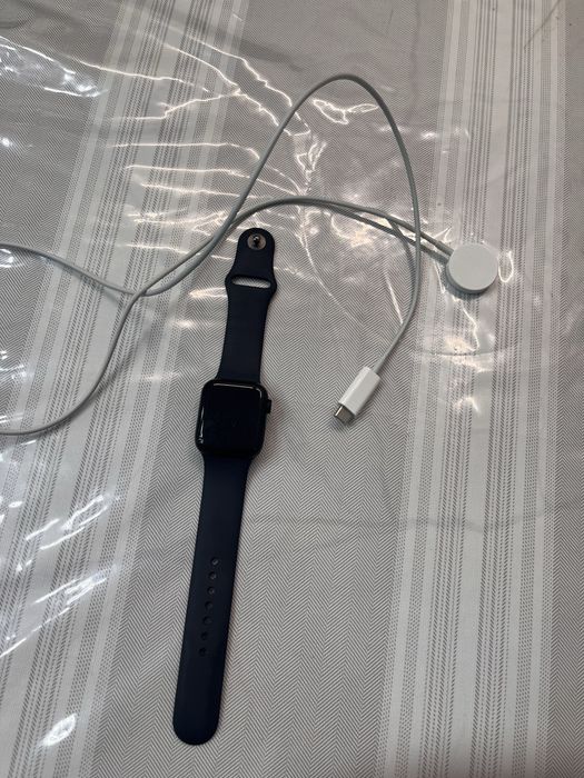 Продам эпл вотч se