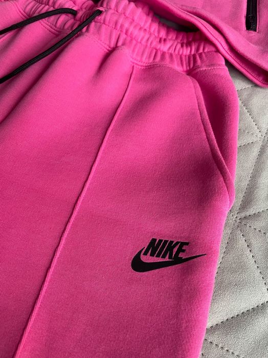 Дамски Nike tech fleece