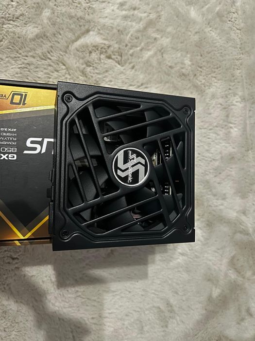 Vând sursa seasonic