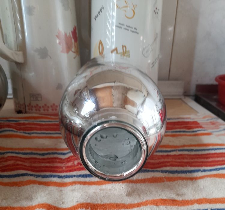 Продается колба для термоса 3 и 1,6 л.