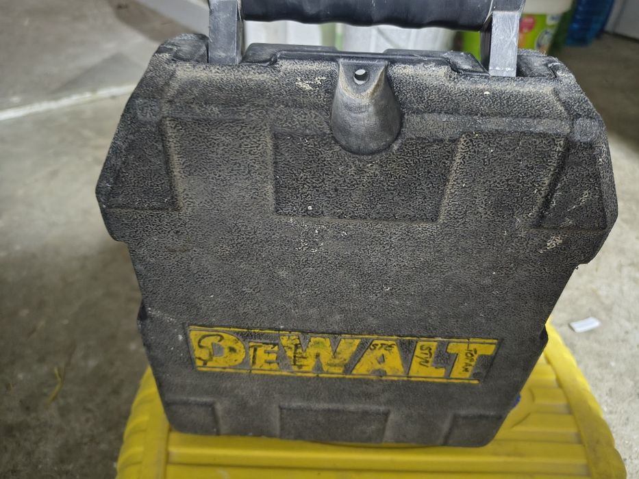 Vând Laser dewalt