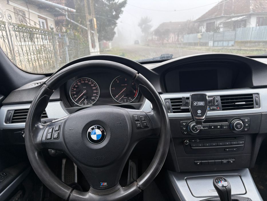 BMW e90 2008 241 cp