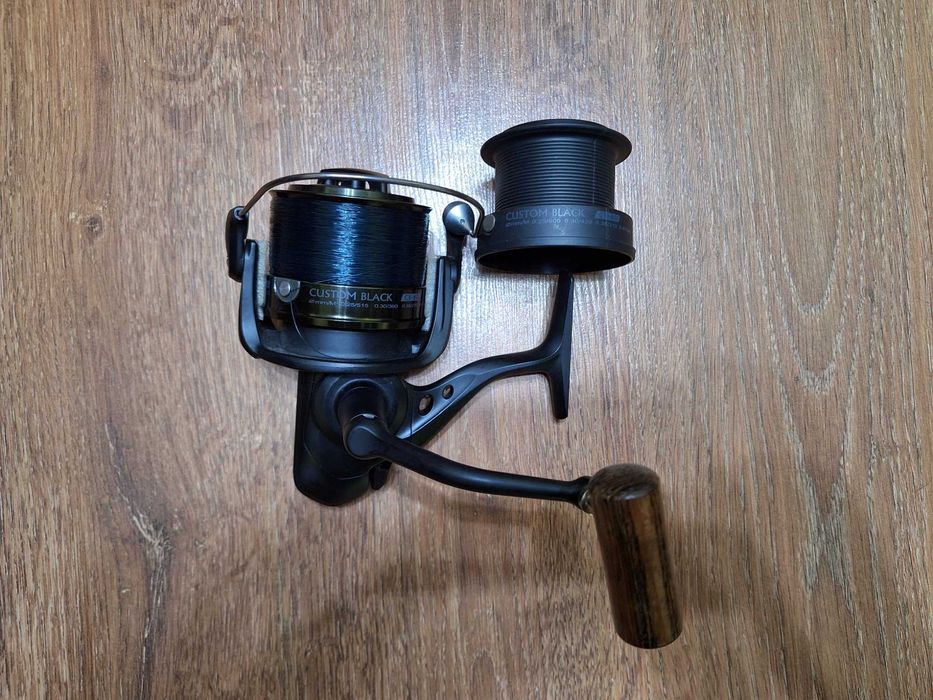 Mulineta Okuma Custom Black 6000 CB-60
