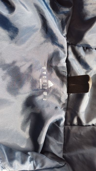 Продам женскую куртку adidas