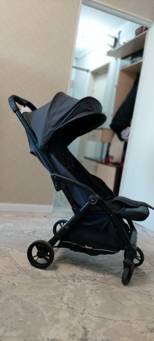 Удобная лёгкая коляска